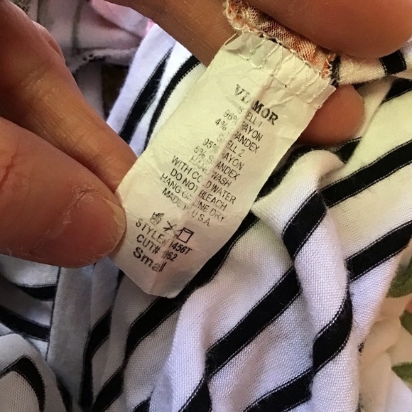 3 for 20 $ bundle Viamor Feminine Floral & Stripes Tank Top - Picture 3 of 8